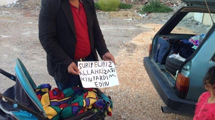 Hem Arabaları Var, Hem De &Ccedil;ocukları Kullanıp Dileniyorlar