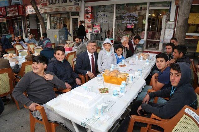 Niğde Belediyesi Mahalle İftarları Düzenliyor