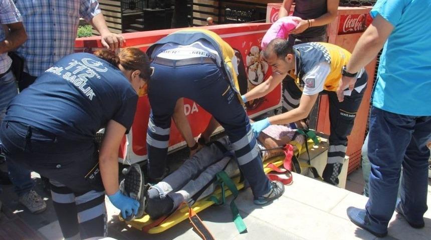 Şanlıurfa&rsquo;da Otomobil İle Motosiklet &Ccedil;arpıştı: 2 Yaralı