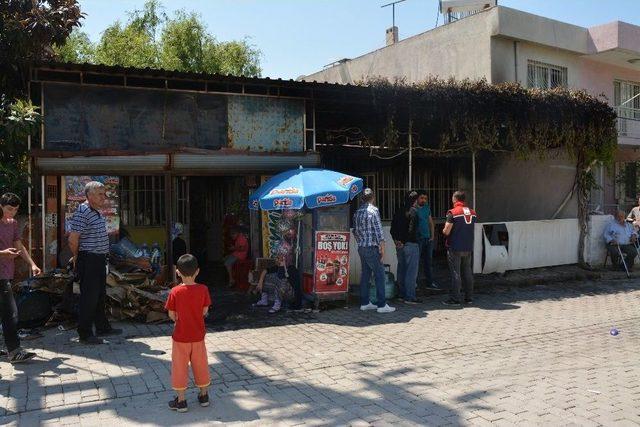 Söke’deki Yangında İki İşyeri Kül Oldu