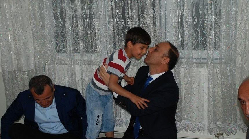 Vali Erin Yetimlerle İftar A&ccedil;tı