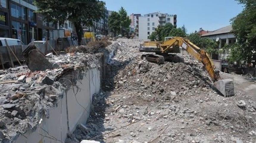 Eski Belediye Binası Tamamen Yıkıldı