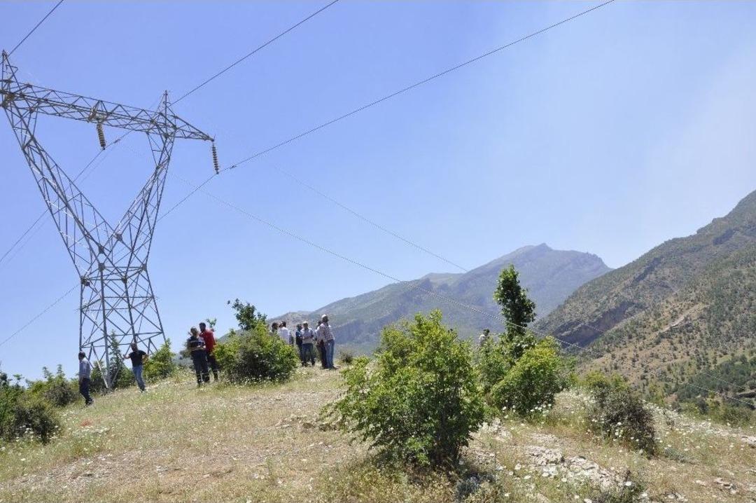 Vatandaşlar Helikopterin D&uuml;şme Anında Yaşananları Anlattı