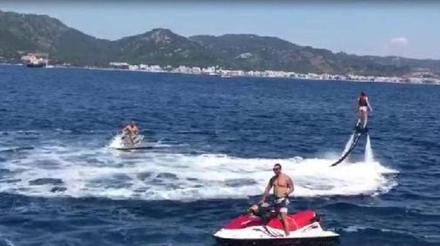 İsrailli Milyarder Denizin Ortasına Su Parkı Kurdurdu