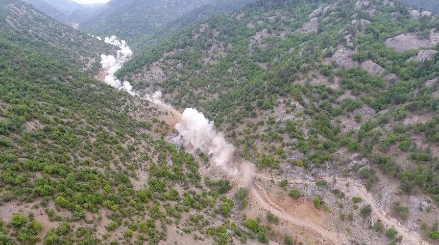 G&ouml;ller Yaylası Yolu Genişletildi