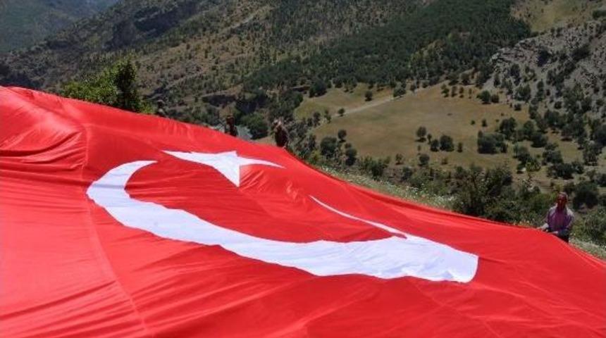 13 Kahraman Askerin Şehit Olduğu Helikopter 300 Metreden D&uuml;şt&uuml;, M&uuml;himmatı Infilak Etti (3)