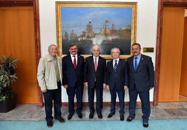 Çaturoğlu, Gazi Alemdar Gemisi’ne ‘istiklal Madalyası’ İstedi