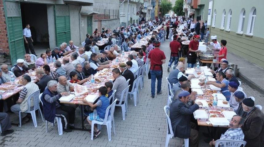 Taşk&ouml;pr&uuml;&rsquo;de Mahalle İftarları Gizlice Mahallesi İle Başlayacak