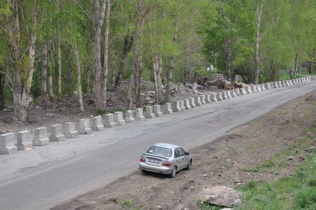 Belediye’den Hafriyat Dökümüne Beton Bariyerli Engel