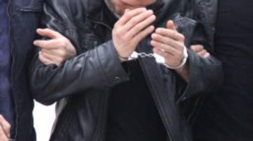 Polise Ateş A&ccedil;ıp Ka&ccedil;an Şahsa Uyuşturucu Ticaretinden 12 Yıl 6 Ay Hapis