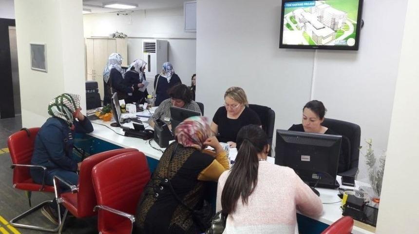 İlk G&uuml;nde 500 Başvuru