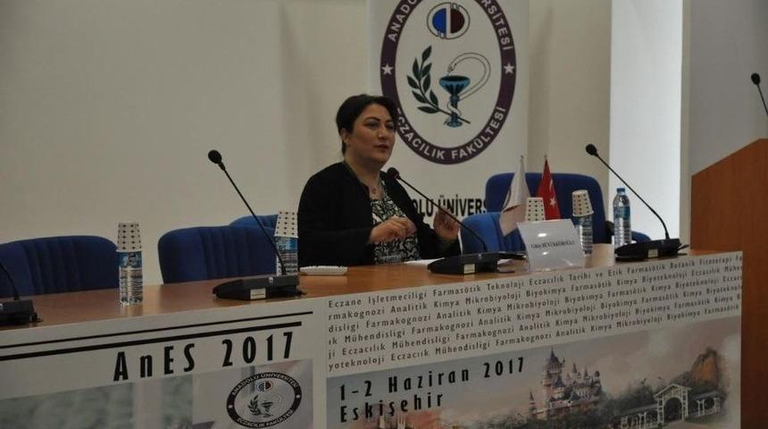 1. Ulusal Anadolu &Uuml;niversitesi Eczacılık Fak&uuml;ltesi Sempozyumu Başladı