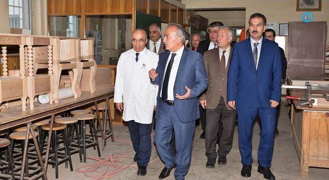 Rekt&ouml;r Prof. Dr. &Ccedil;omaklı: &ldquo;devraldığımız Bayrağı Daha Yukarı Taşıyacağız&rdquo; 2