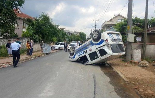 Düzce'de Trafik Kazası: 2 Polis Yaralandı