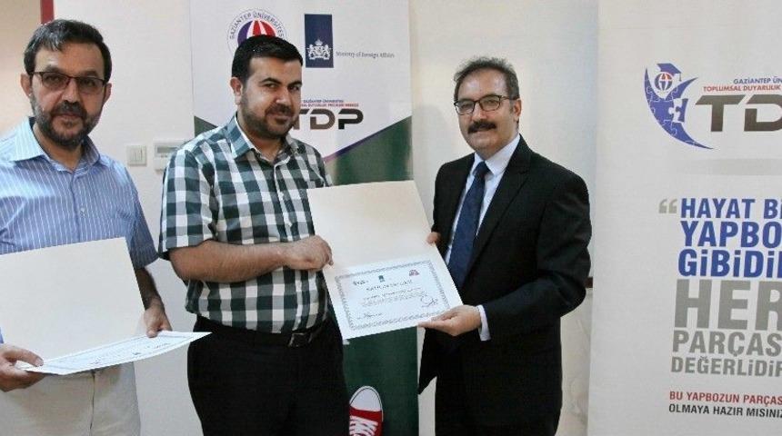 Suriyeli Akademisyenlere T&uuml;rk&ccedil;e Eğitim