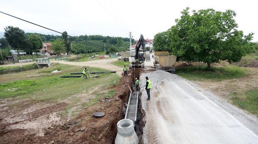 Karapürçek’te Yapımına Başlanan Altyapı Projesinde Çalışmalar Sürüyor