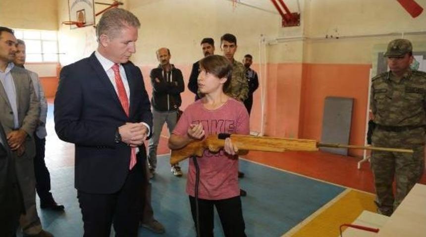 Liselinin Yaptığı 'elektromanyetik Silah'a Vali Ilgisi