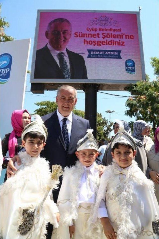 Ey&uuml;pl&uuml; &Ccedil;ocuklar Erkekliğe İlk Adımlarını Atıyor 2