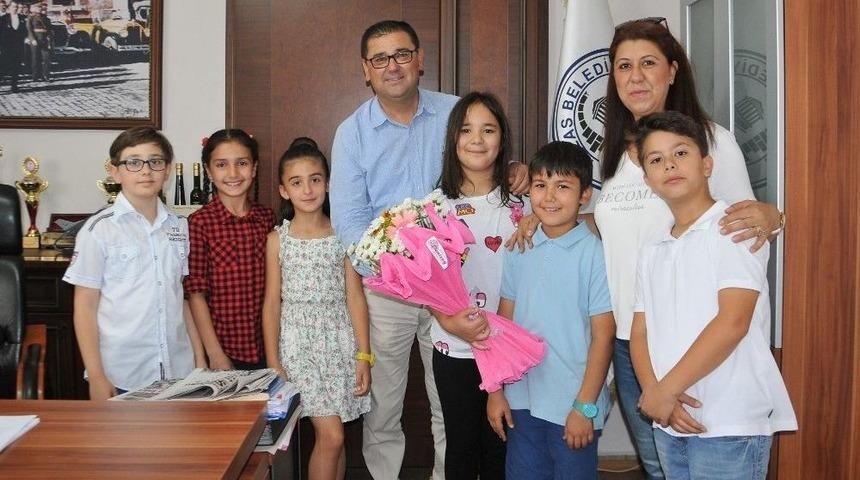 Başkan Tokat &Ouml;ğrencilerin Sorularını Cevapladı