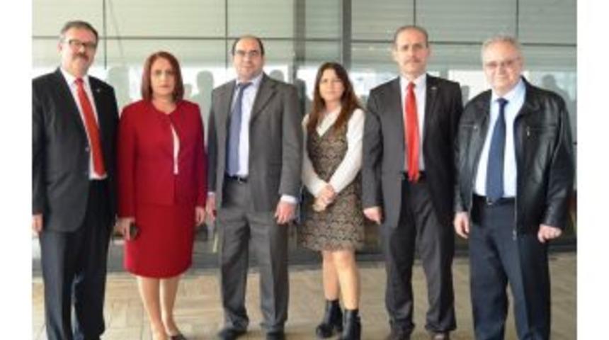 &Uuml;niversite Hastanelerinde Yetki T&uuml;rk Sağlık Sen&rsquo;in