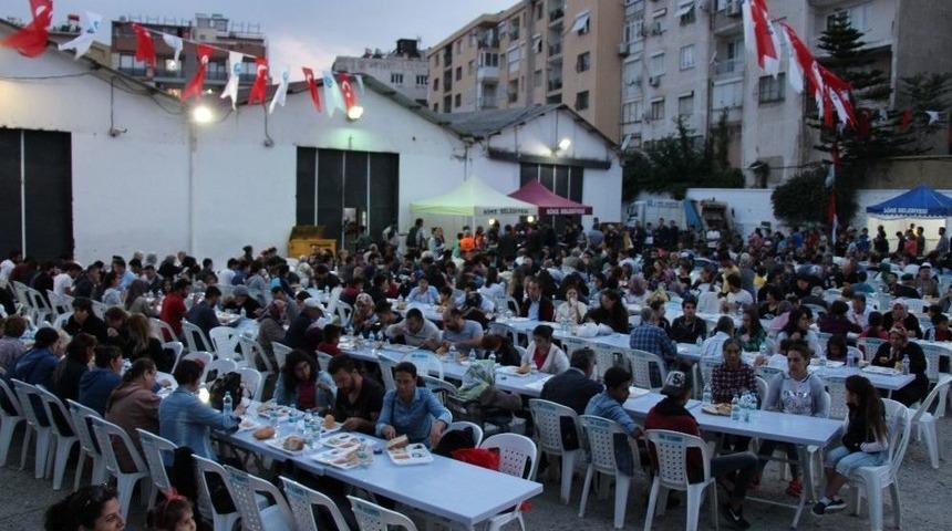 Nostalji Yaşatan S&ouml;ke Belediyesi İftar Sofrası Yoğun İlgi G&ouml;r&uuml;yor