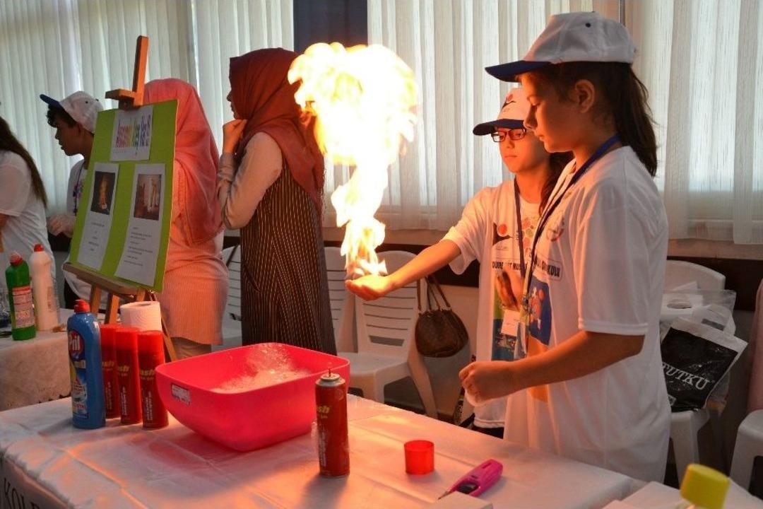 Saruhanlı&rsquo;da T&uuml;bitak Bilim Fuarı A&ccedil;ıldı