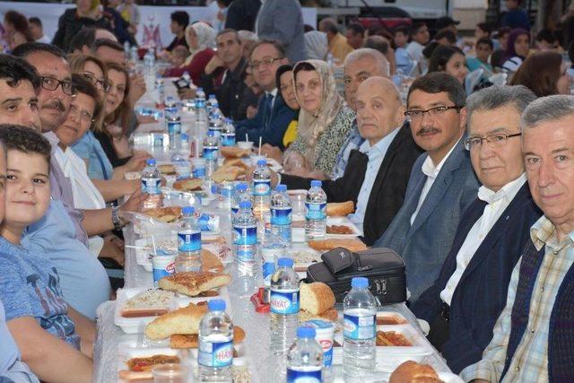 Mimar Sinan Mahallesi Sakinleri İftarda Buluştu 1