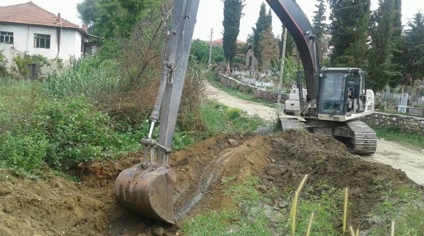 Alanyolu&rsquo;nda Y&uuml;z G&uuml;ld&uuml;ren Dere Temizlik &Ccedil;alışması