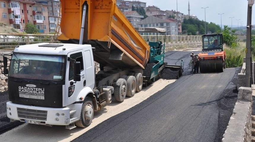 Karab&uuml;k&rsquo;te Asfalt &Ccedil;alışmaları S&uuml;r&uuml;yor