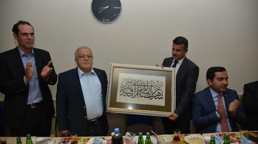 T&uuml;rkmen, Arap, İranlı M&uuml;lteciler İftarda Buluştu