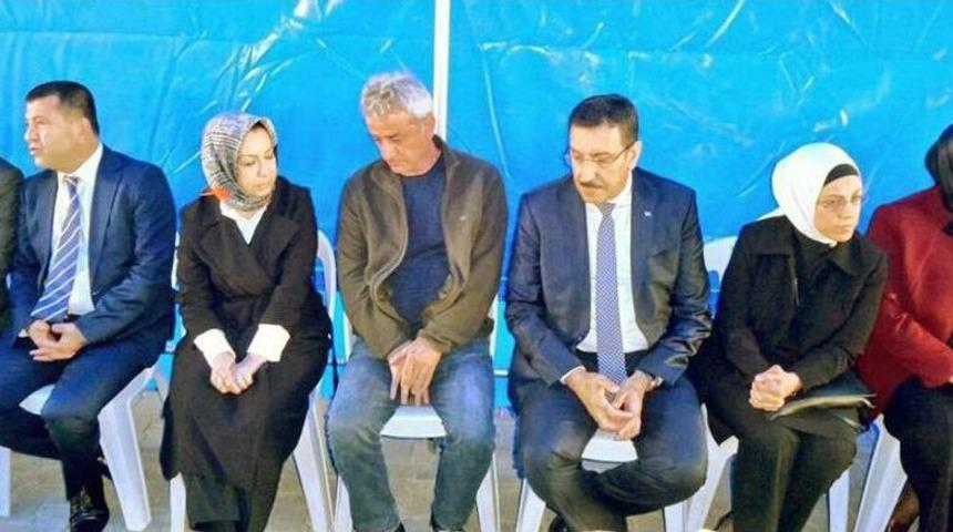 Bakan T&uuml;fenkci Şehit Ailesini Ziyaret Etti