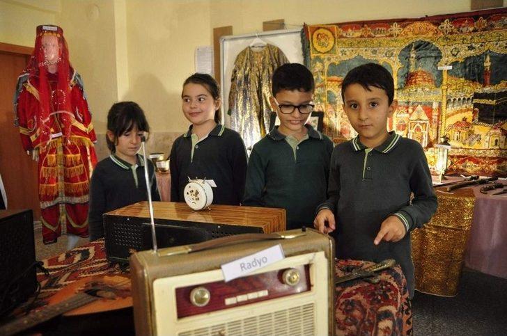 Hazreti Muhammed’in Hayatını Anlatan 300 Yıllık El Yazması Kitap Büyük İlgi Gördü G1