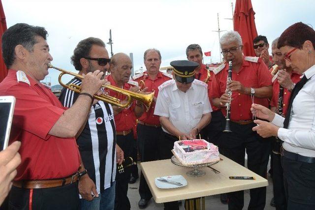 81’inci Yaşına Bando Eşliğinde Girdi