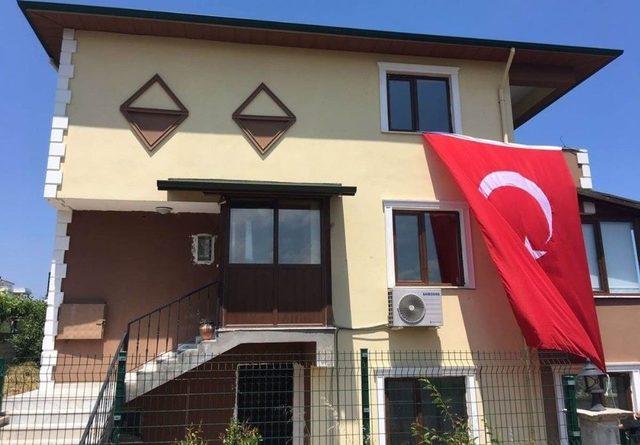 Vali Şahin Ve Çiğdem Karaaslan’dan Şehit Üsteğmenin Eşine Taziye