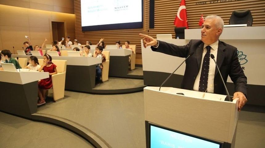 Bozbey&rsquo;den &Ccedil;ocuklara &rsquo;yerel Y&ouml;netimler&rsquo; Dersi