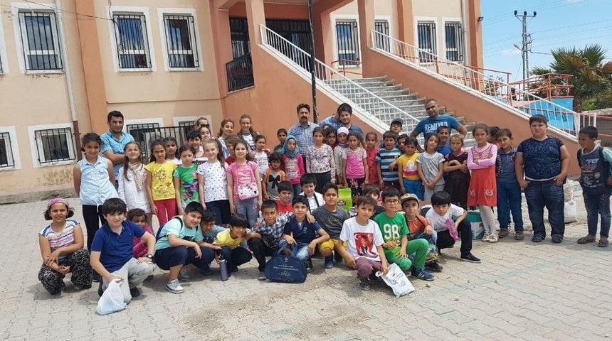 Minik &Ouml;ğrencilerden Depremzede Minik &Ouml;ğrencilere Kitap Yardımı