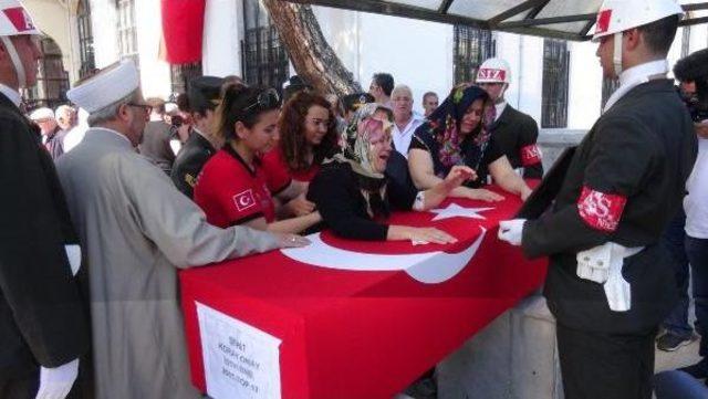 Şehit Binbaşı Koray Onay ı, Gelibolu da 3 Bin Kişi Uğurladı 1