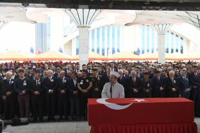 Kılıçdaroğlu Şehit  Tümgeneral  Aydın'ın Cenaze Törenine Katıldı  