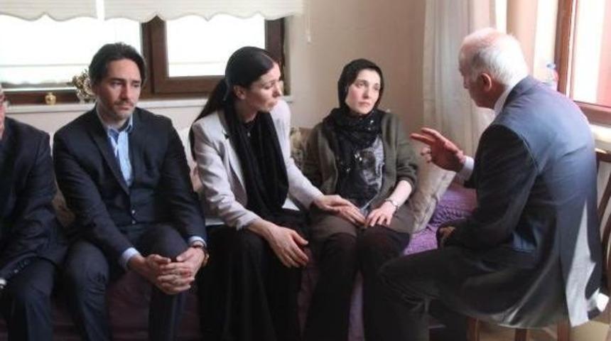 Şehit Pilot &Uuml;steğmen'in Eşine Taziye Ziyareti