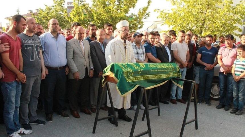 Vahşice &Ouml;ld&uuml;r&uuml;len Minik Eyl&uuml;l G&ouml;zyaşlarıyla Son Yolculuğuna Uğurlandı