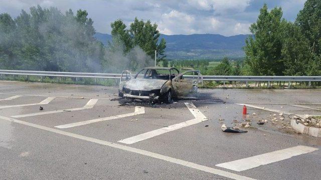 Tokat’ta Seyir Halindeki Otomobil Alev Alev Yandı