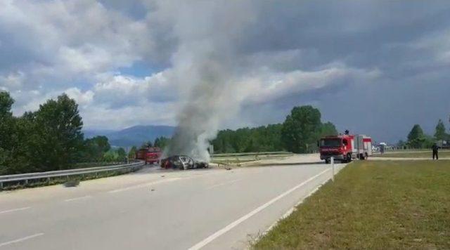 Tokat’ta Seyir Halindeki Otomobil Alev Alev Yandı