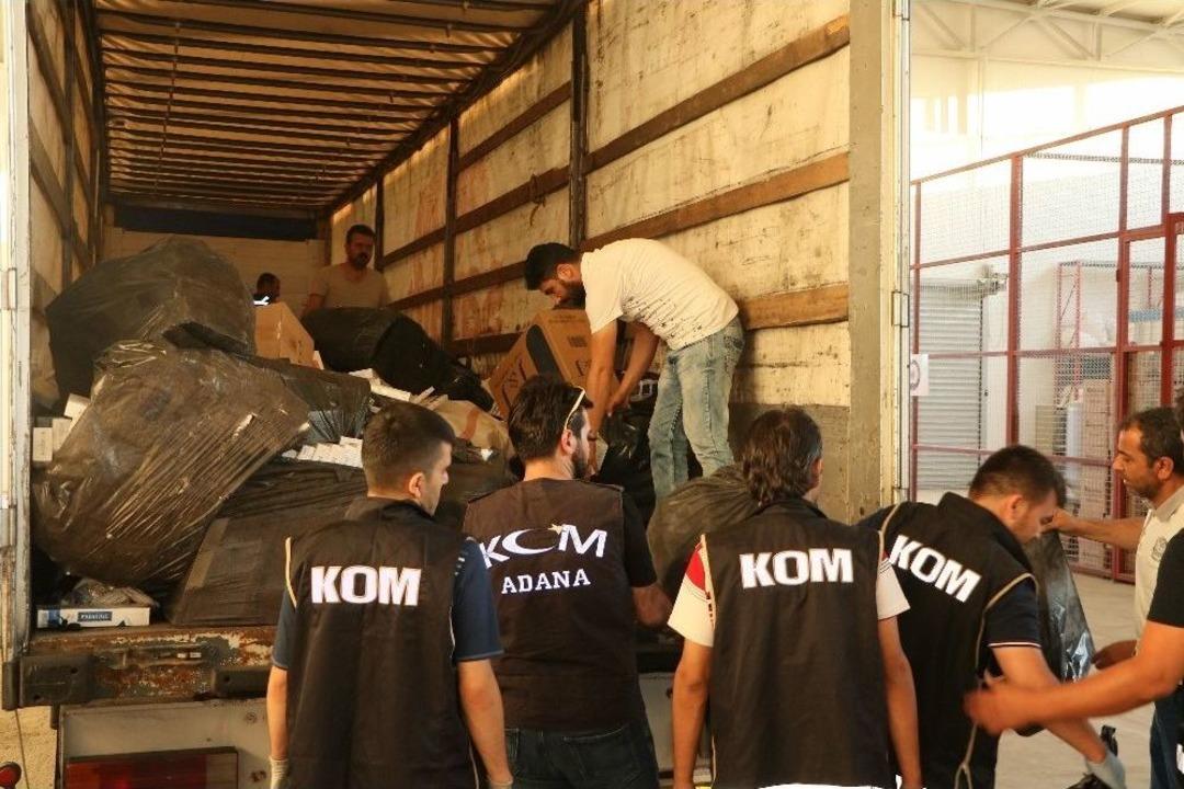 Tır Dorsesinden 50 Bin Ka&ccedil;ak Sigara &Ccedil;ıktı