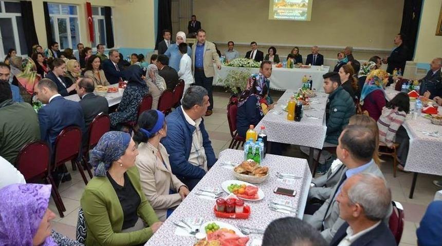 &Uuml;z&uuml;ml&uuml; İl&ccedil;esi Sakinleri İftarda Buluştu