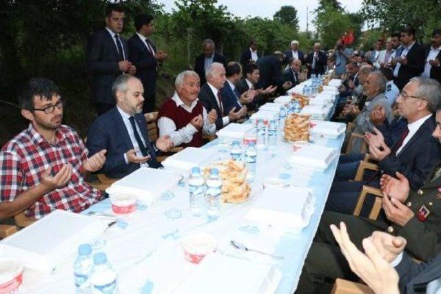 Bakan Kılıç Şehit Ailesiyle Iftar Yaptı