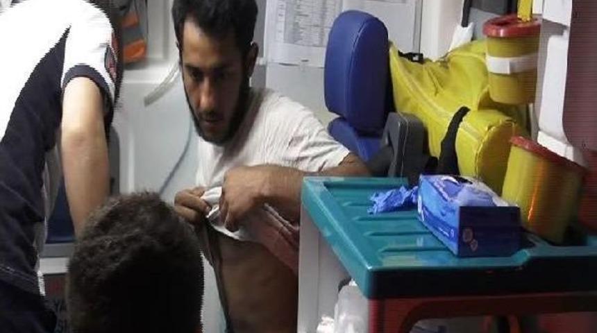 &Uuml;mraniye'de Silahlı Kavga; 3 Yaralı