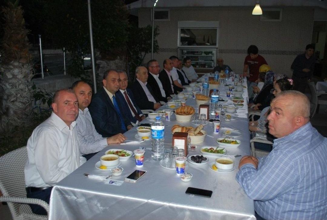 Protokol &Uuml;yeleri İftarını Şehit Yakınları İle A&ccedil;tı