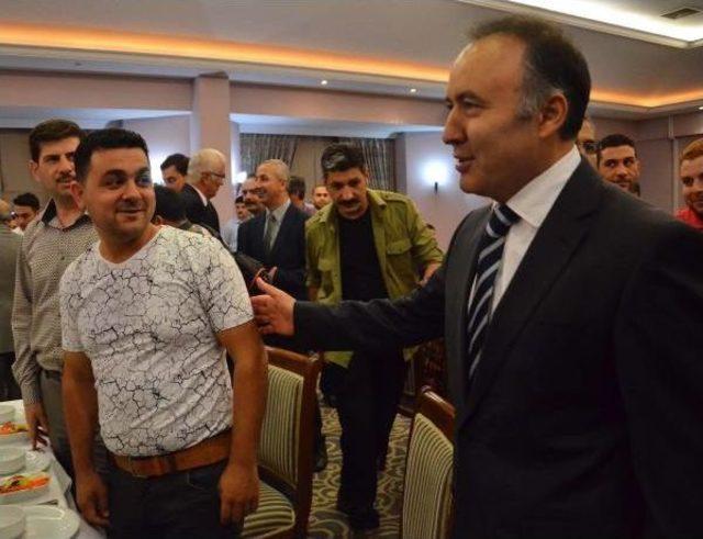 Vali Altıparmak: Sığınmacı Değil, Misafirimizsiniz 1