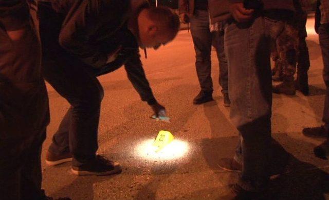 Başkent&rsquo;te Ş&uuml;pheli Ara&ccedil;tan Ateş A&ccedil;an Şahıslar, Polisi Alarma Ge&ccedil;irdi 1