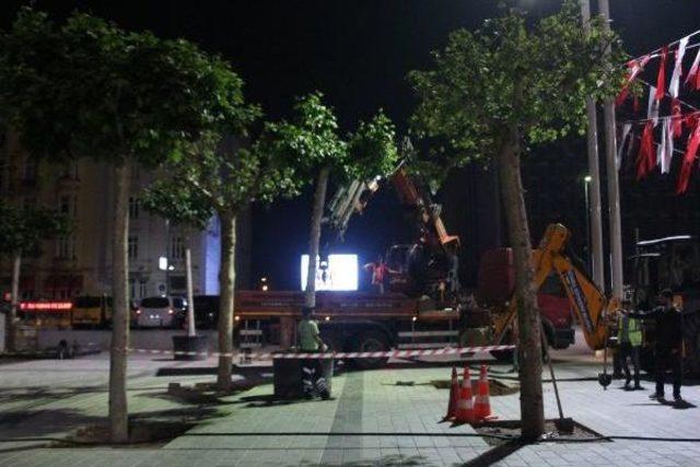 Taksim Meydanı Ağa&ccedil;landırma &Ccedil;alışmaları Tamamlandı 1